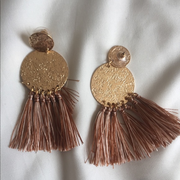 NWT Hammered Earrings with Tassel Accent - Picture 3 of 4